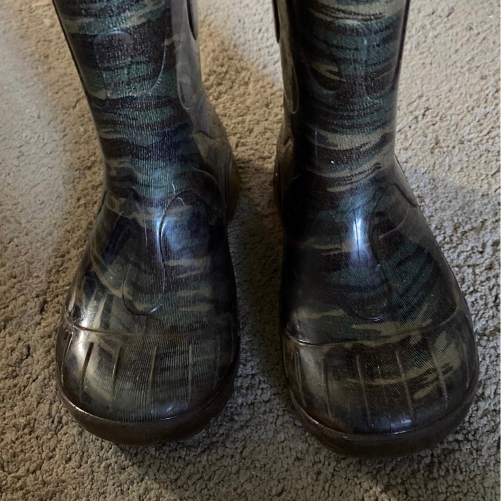 Skeeper boy's Rain boots size 26